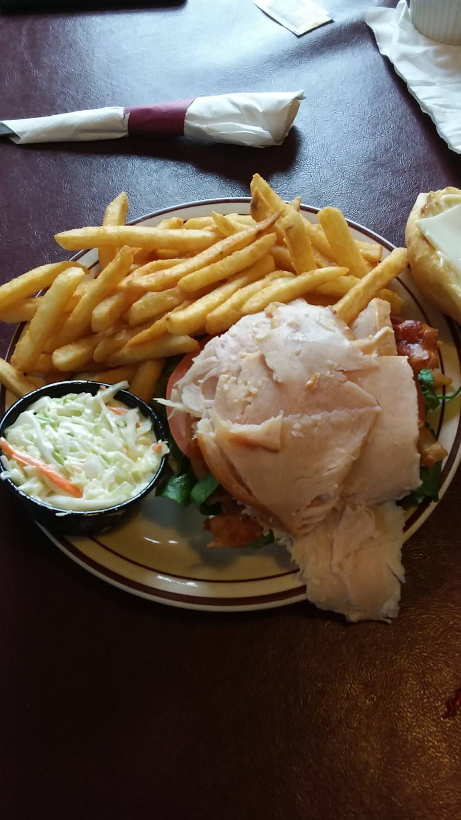 Reunion Station | restaurant | 21 Center St, Damariscotta, ME 04543, USA | 2075635557 OR +1 207-563-5557