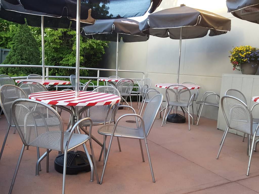 TGI Fridays | restaurant | 826 NJ-3, Clifton, NJ 07012, USA | 9737781828 OR +1 973-778-1828