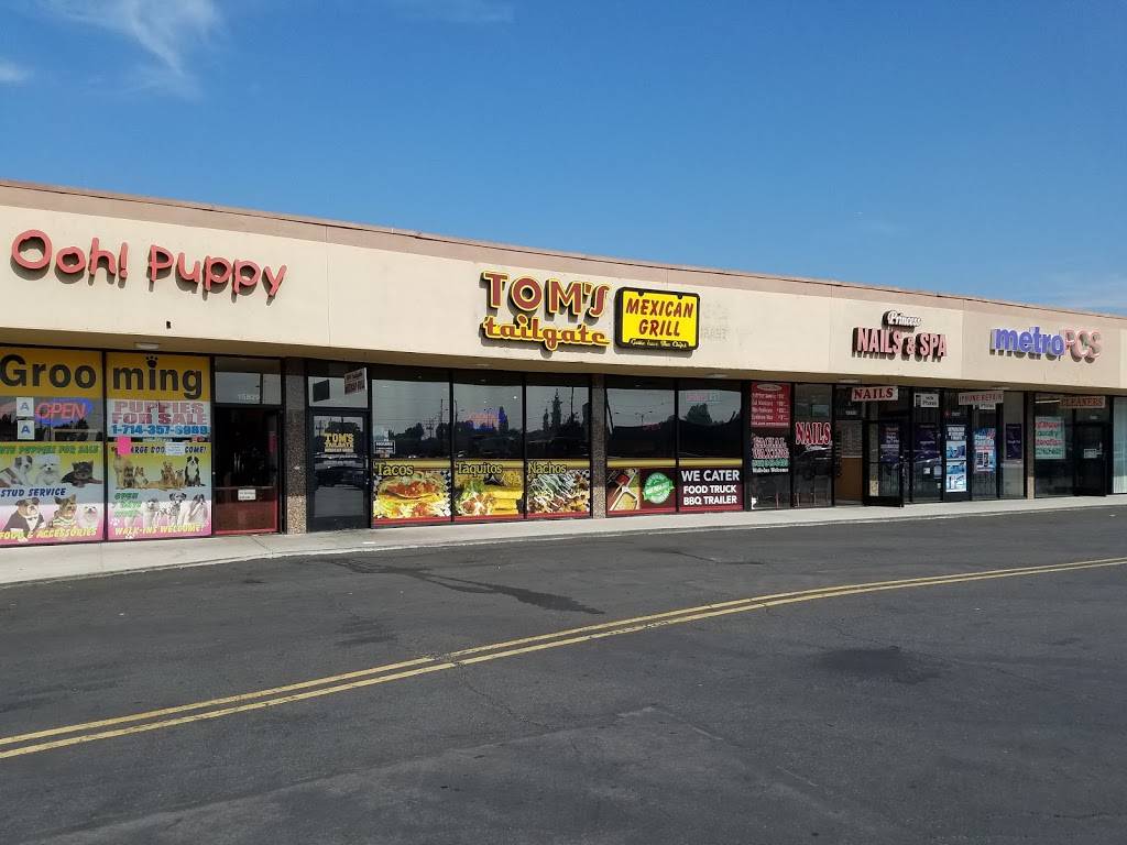 Tom’s Tailgate | restaurant | 15831 Imperial Hwy, La Mirada, CA 90638, USA | 5629477733 OR +1 562-947-7733