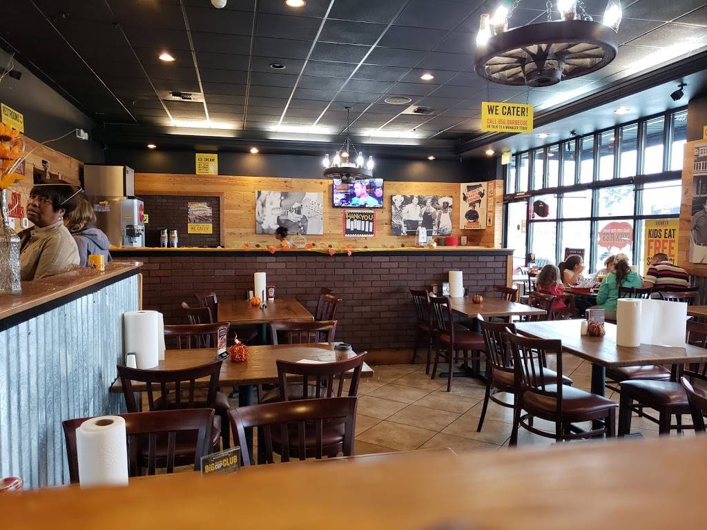 Dickeys Barbecue Pit | restaurant | 5104 6th Ave STE 102, Tacoma, WA 98406, USA | 2533011937 OR +1 253-301-1937