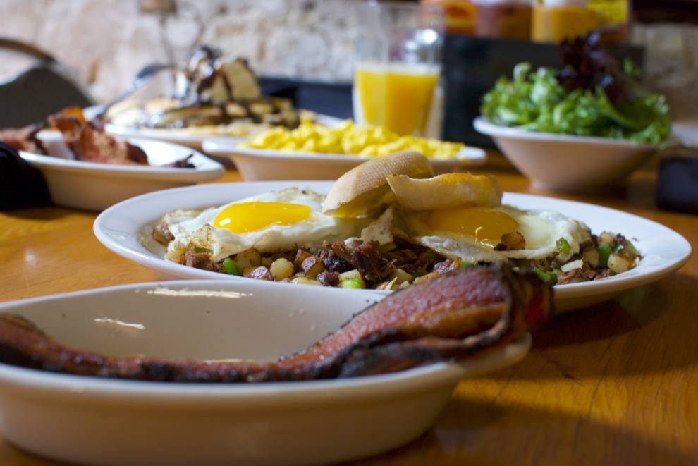 Flatted Fifth Blues & BBQ | night club | 300 Potter Dr, Bellevue, IA 52031, USA | 5638723838 OR +1 563-872-3838