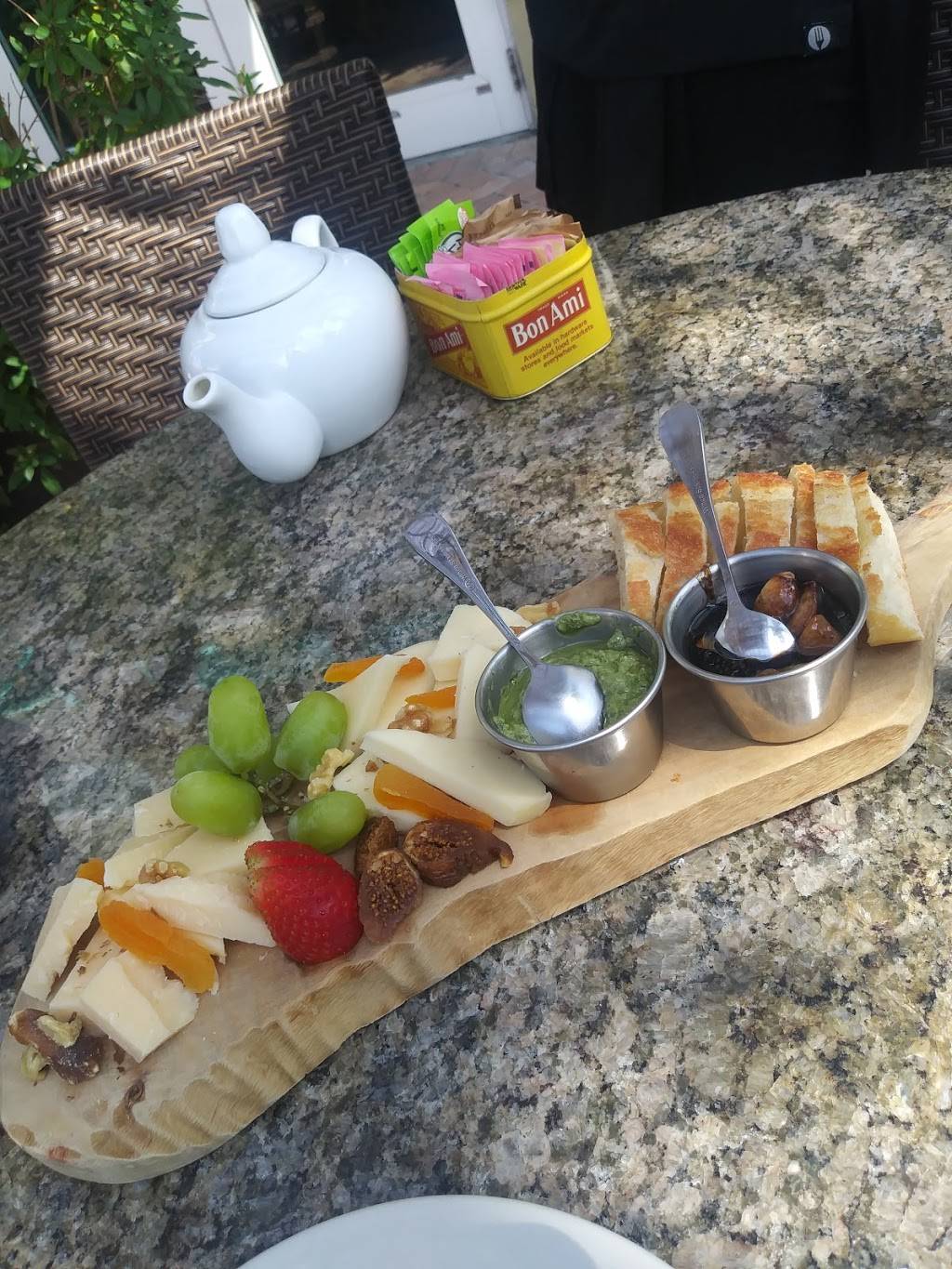 The Cheese & Wine Cafe | cafe | 802 N Dixie Hwy, Lantana, FL 33462, USA | 5615850123 OR +1 561-585-0123