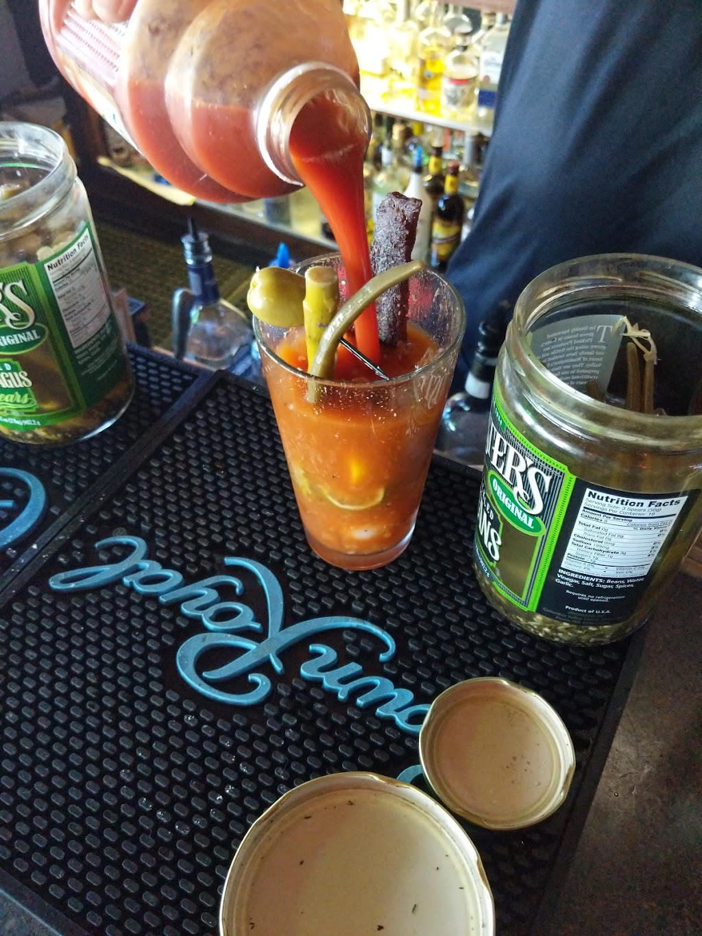 Little Red Lion Cocktail Lounge | restaurant | 1506 5th St, Eureka, CA 95501, USA | 7074441344 OR +1 707-444-1344