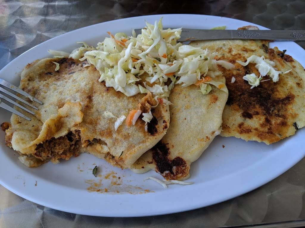 Las Pupusas Mama Lita | restaurant | 1450 N Santa Fe Ave, Vista, CA 92083, USA | 7609419197 OR +1 760-941-9197