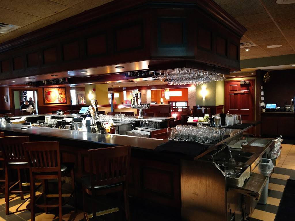 Houlihans | restaurant | 25651 Detroit Rd, Westlake, OH 44145, USA | 4408089090 OR +1 440-808-9090