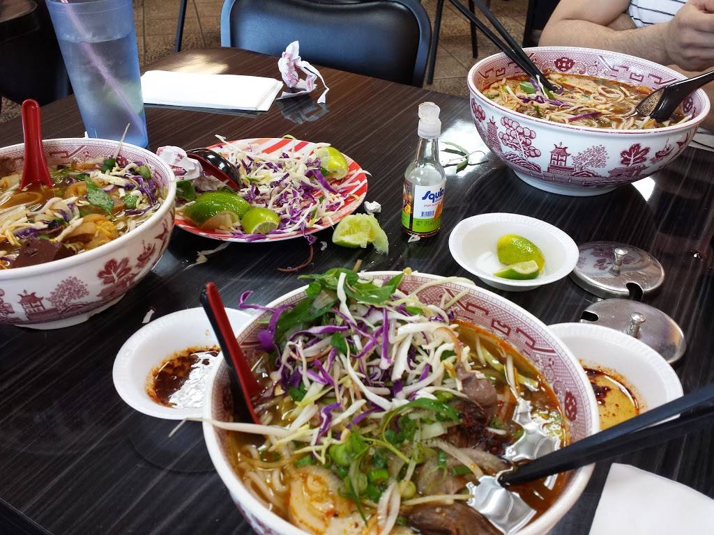Bun Bo Hue Duc Chuong 2 | restaurant | 13433 Tomball Pkwy, Houston, TX 77086, USA | 8323512633 OR +1 832-351-2633