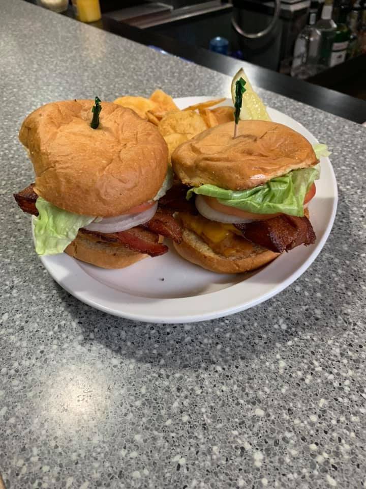 Michaels Tavern | restaurant | 341 E Lincoln Ave, McDonald, PA 15057, USA | 7249264555 OR +1 724-926-4555