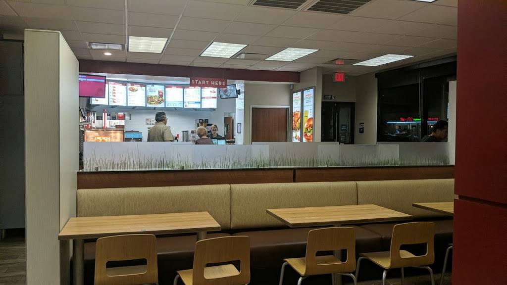 Wendys | restaurant | 765 S Clovis Ave, Fresno, CA 93727, USA | 5592521440 OR +1 559-252-1440