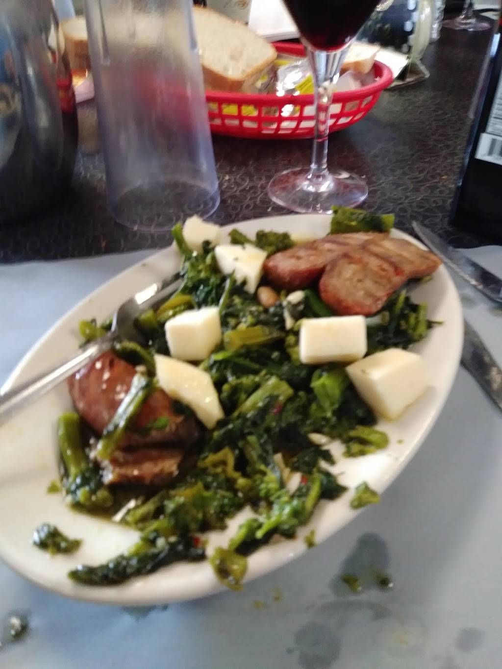 Mikes Kitchen | restaurant | 170 Randall St, Cranston, RI 02920, USA | 4019465320 OR +1 401-946-5320