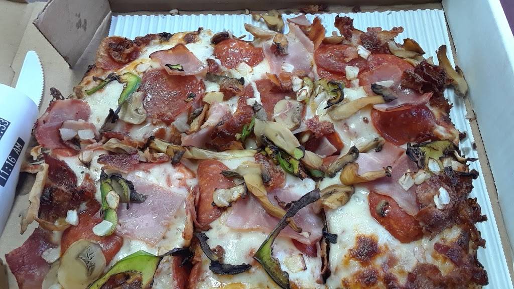 Sams Sorrento Pizza | restaurant | 14 Market St, Mt Clemens, MI 48043, USA | 5864638677 OR +1 586-463-8677