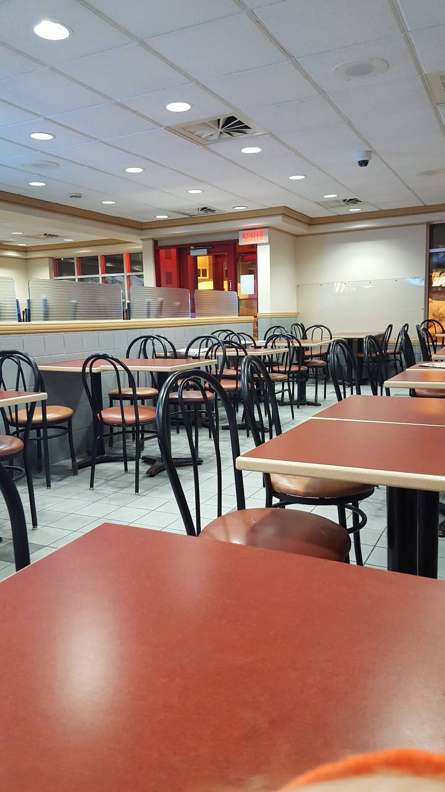 Chez Ashton | restaurant | 6380 Boulevard Wilfrid-Hamel, LAncienne-Lorette, QC G2E 2H9, Canada | 4188724044 OR +1 418-872-4044