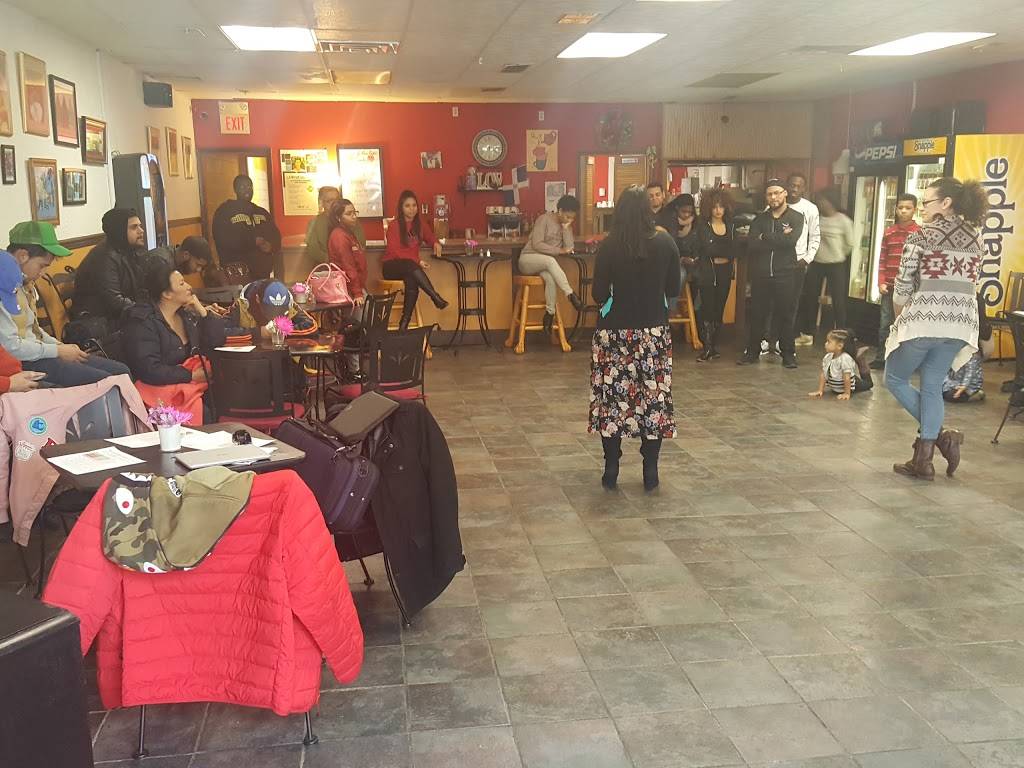 Mi Casa Su Casa | restaurant | 320 Penn St, Reading, PA 19602, USA | 6103751161 OR +1 610-375-1161