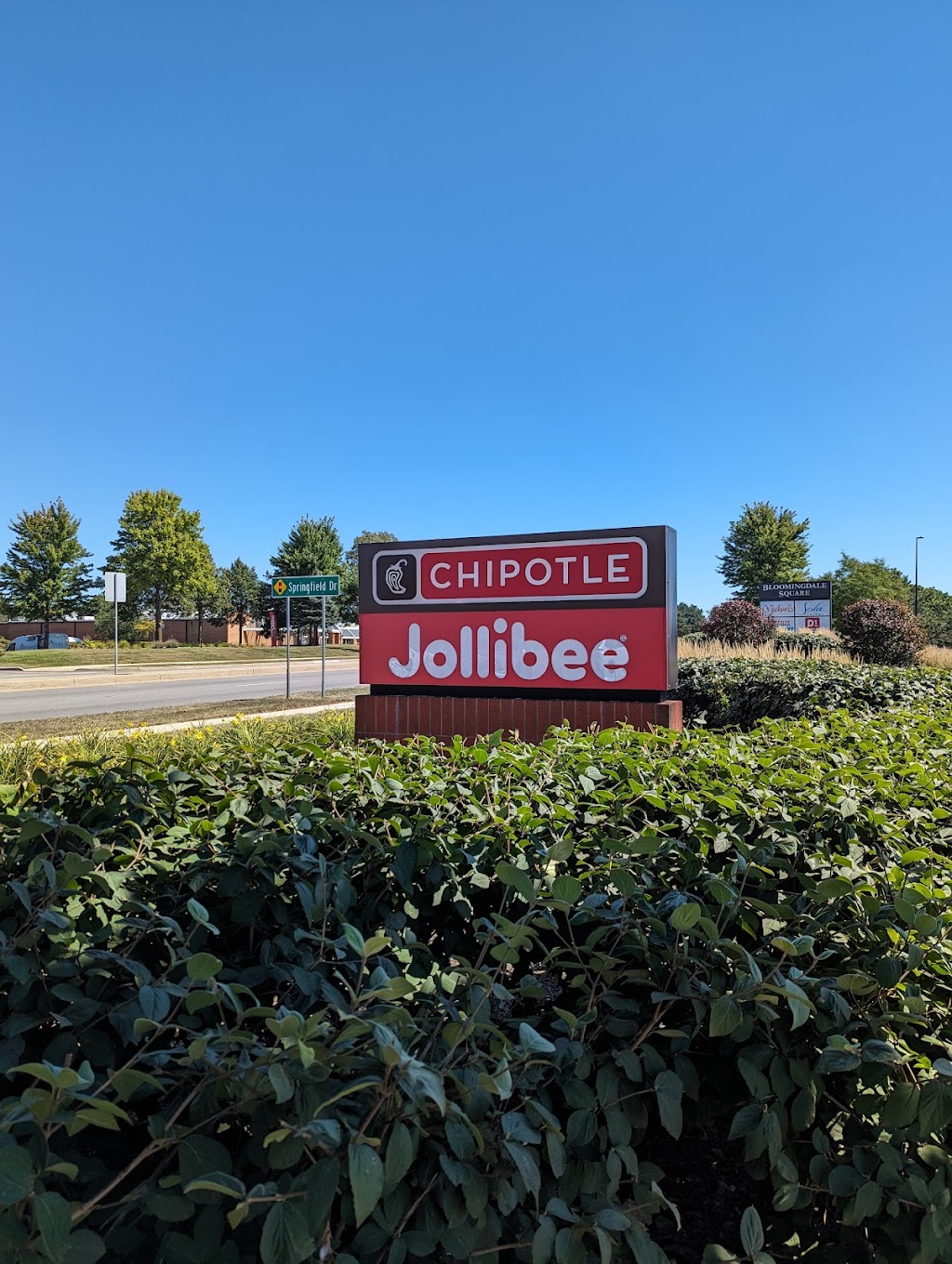 Jollibee | meal takeaway | 396 W Army Trail Rd, Bloomingdale, IL 60108, USA | 8479084060 OR +1 847-908-4060
