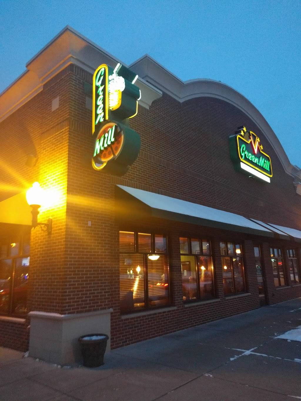 Green Mill Restaurant & Bar | restaurant | 909 Vermillion St, Hastings, MN 55033, USA | 6514389191 OR +1 651-438-9191