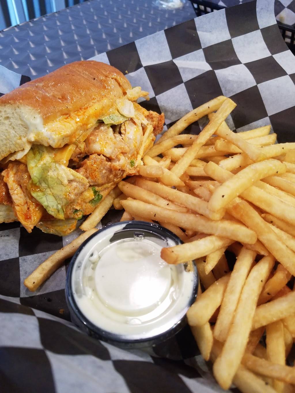 The Wingyard | restaurant | 245 Eleventh St, Tracy, CA 95376, USA | 2096661570 OR +1 209-666-1570