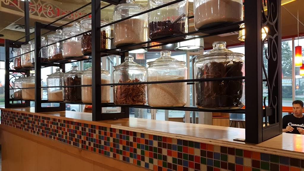 Popeyes | restaurant | 7 Anne St S, Barrie, ON L4N 2C4, Canada | 7057333500 OR +1 705-733-3500