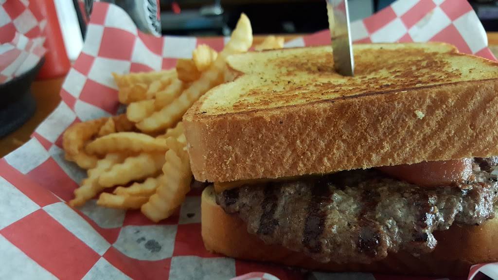 Pioneer Keg | restaurant | 122 S Milwaukee St # 7, Theresa, WI 53091, USA | 9204883333 OR +1 920-488-3333