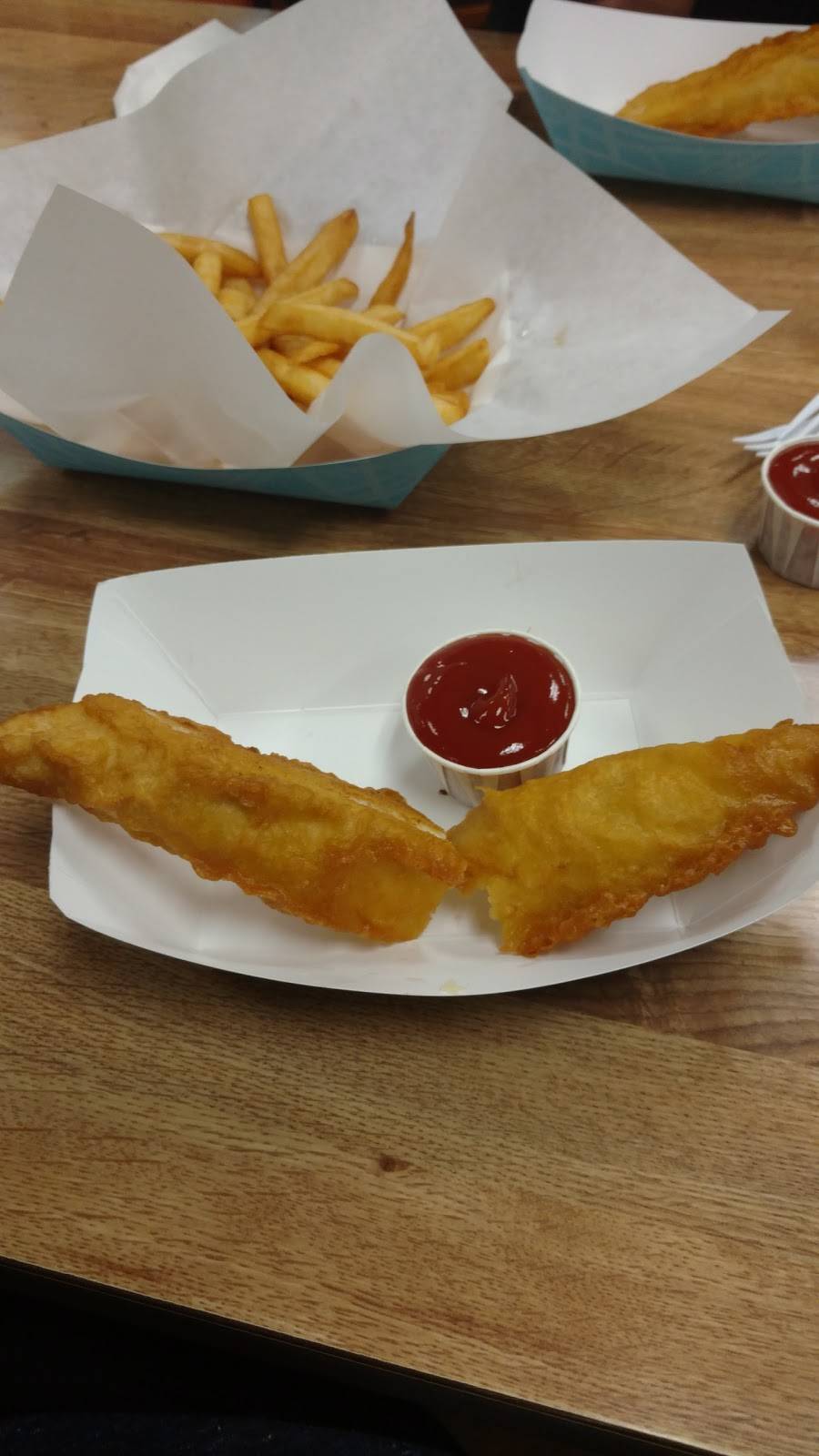 York Shore House | restaurant | 43629 15th St W, Lancaster, CA 93534, USA | 6619453370 OR +1 661-945-3370