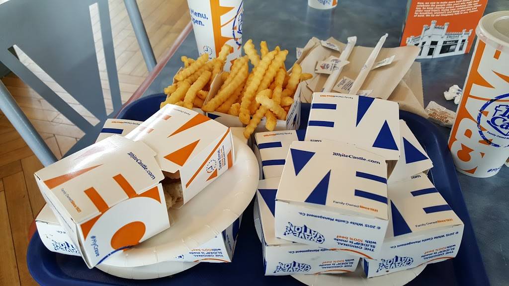 White Castle | restaurant | 241 Randall Rd, Lake in the Hills, IL 60156, USA | 8478546760 OR +1 847-854-6760