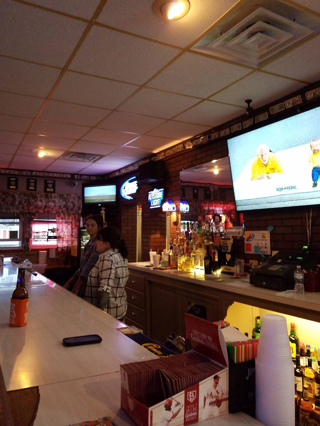 Two Dog Saloon Inc | restaurant | 104 S State St, Roodhouse, IL 62082, USA | 2175895624 OR +1 217-589-5624