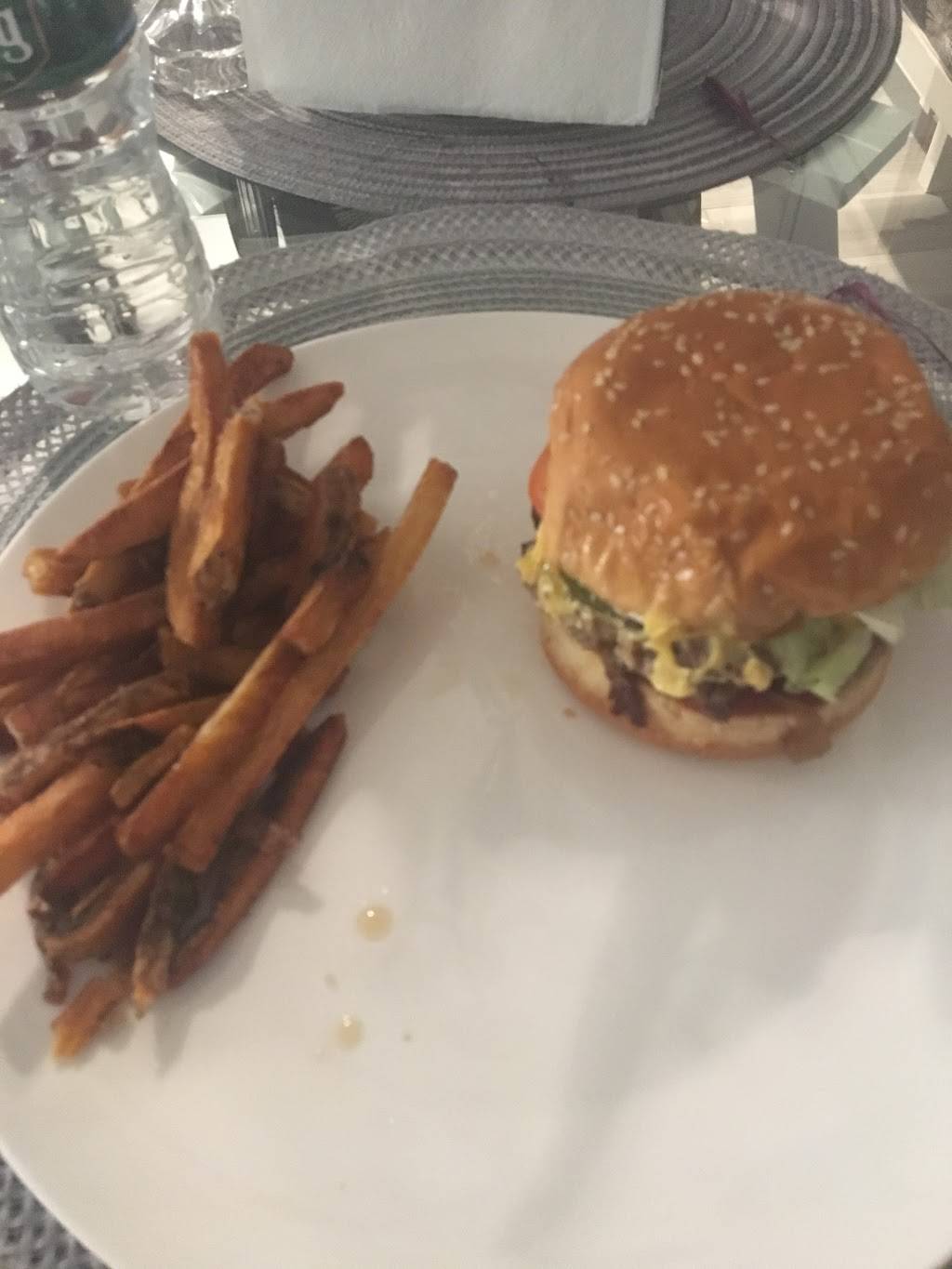 Five Guys | meal takeaway | 180 Main St, Saugus, MA 01906, USA | 7812310042 OR +1 781-231-0042