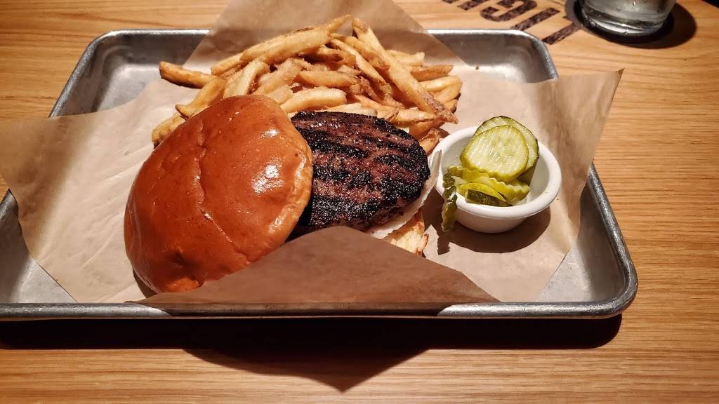 BJs Restaurant & Brewhouse | restaurant | 8103 International Dr, Orlando, FL 32819, USA | 3217328190 OR +1 321-732-8190