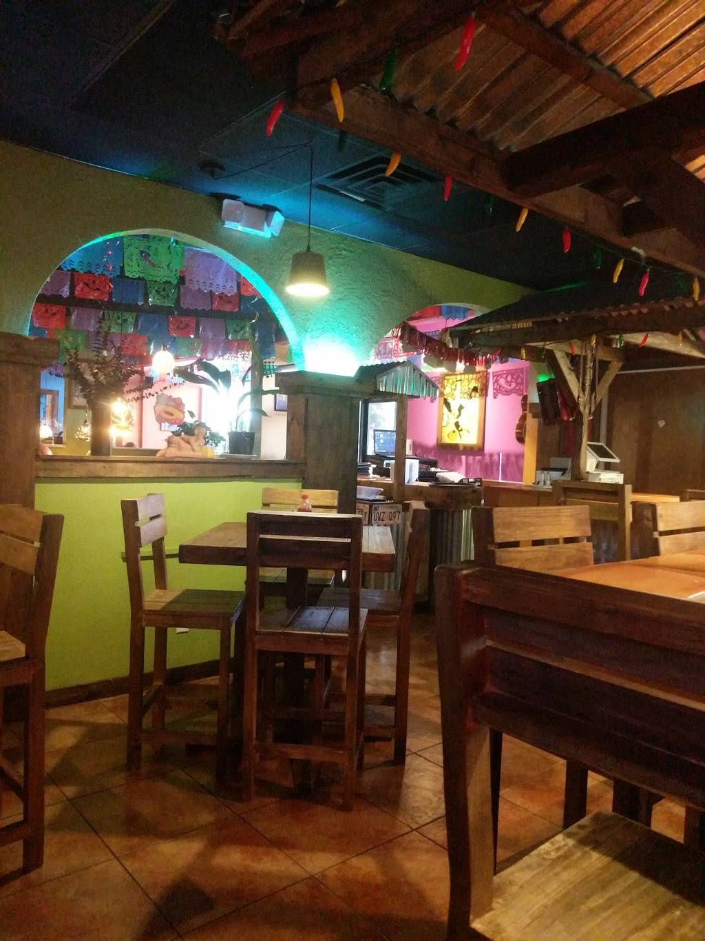 Eduardos Lokos Tacos | restaurant | 226 W Alfred St, Tavares, FL 32778, USA | 3527421181 OR +1 352-742-1181