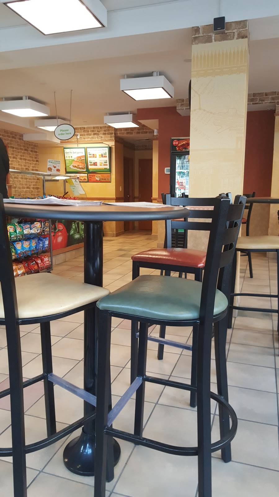 Subway | restaurant | 101 S Warren St, Trenton, NJ 08608, USA | 6095713366 OR +1 609-571-3366