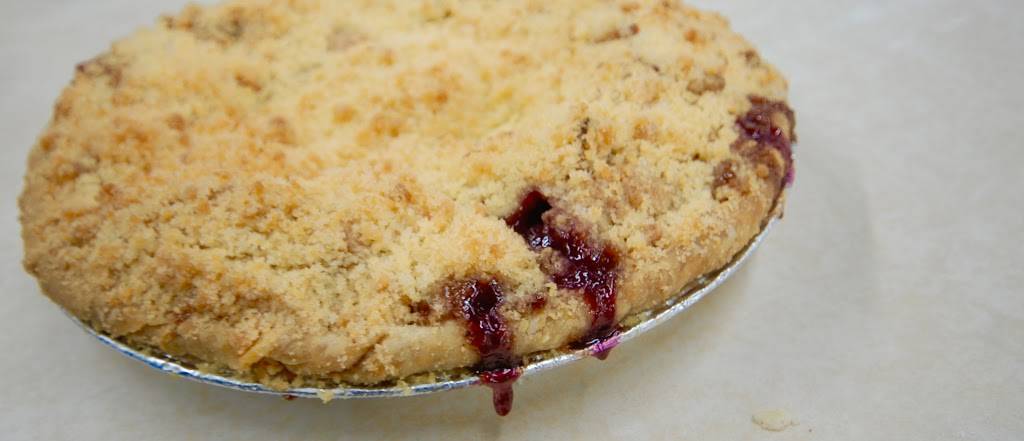 Jocelyn & Cintas Bake Shop - Catering Wedding Cakes - Donuts Co | bakery | 150 Main St, Newport, VT 05855, USA | 8023344034 OR +1 802-334-4034