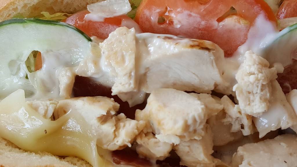 Subway Restaurants | restaurant | 611 W Noble Ave, Williston, FL 32696, USA | 3525285519 OR +1 352-528-5519