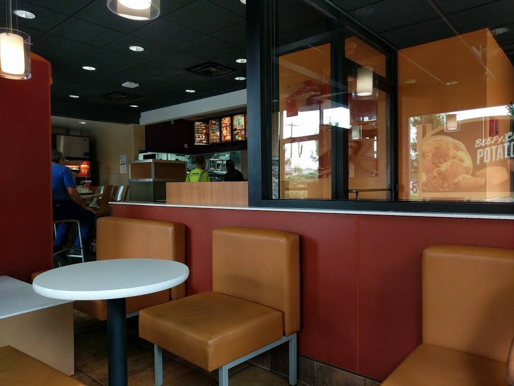 Taco Bell | meal takeaway | 2425 N Ocean Ave, Farmingville, NY 11738, USA | 6316985763 OR +1 631-698-5763