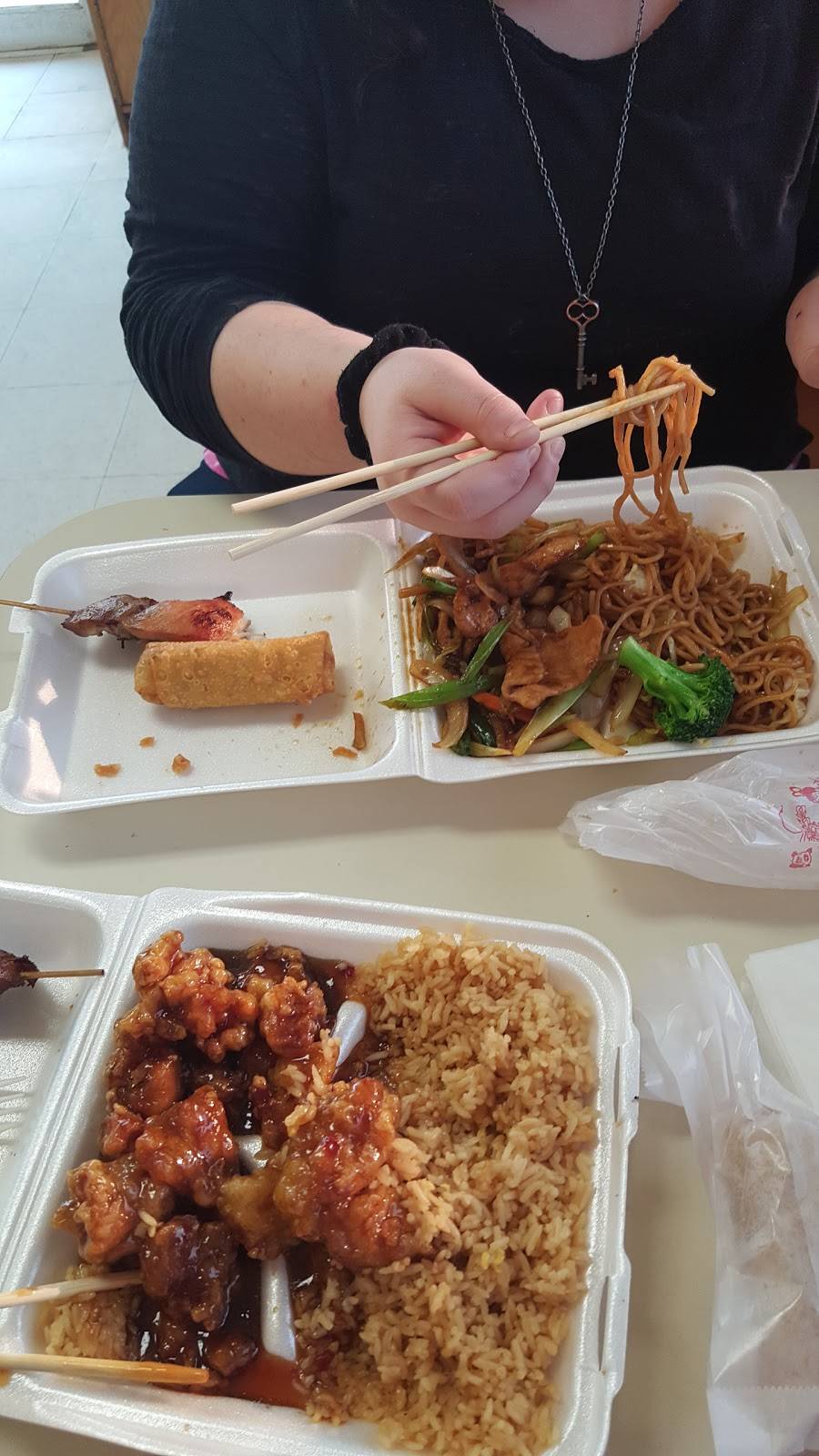 Hot Wok | restaurant | 8741 S Lewis Ave, Tulsa, OK 74137, USA | 9182990279 OR +1 918-299-0279