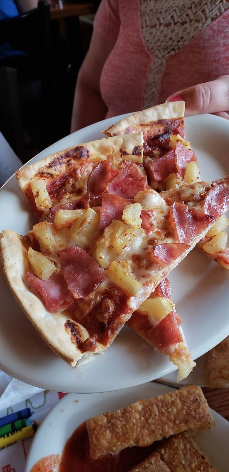 Pizza Hut | restaurant | 3901 W Bethel Ave, Muncie, IN 47304, USA | 7657414150 OR +1 765-741-4150