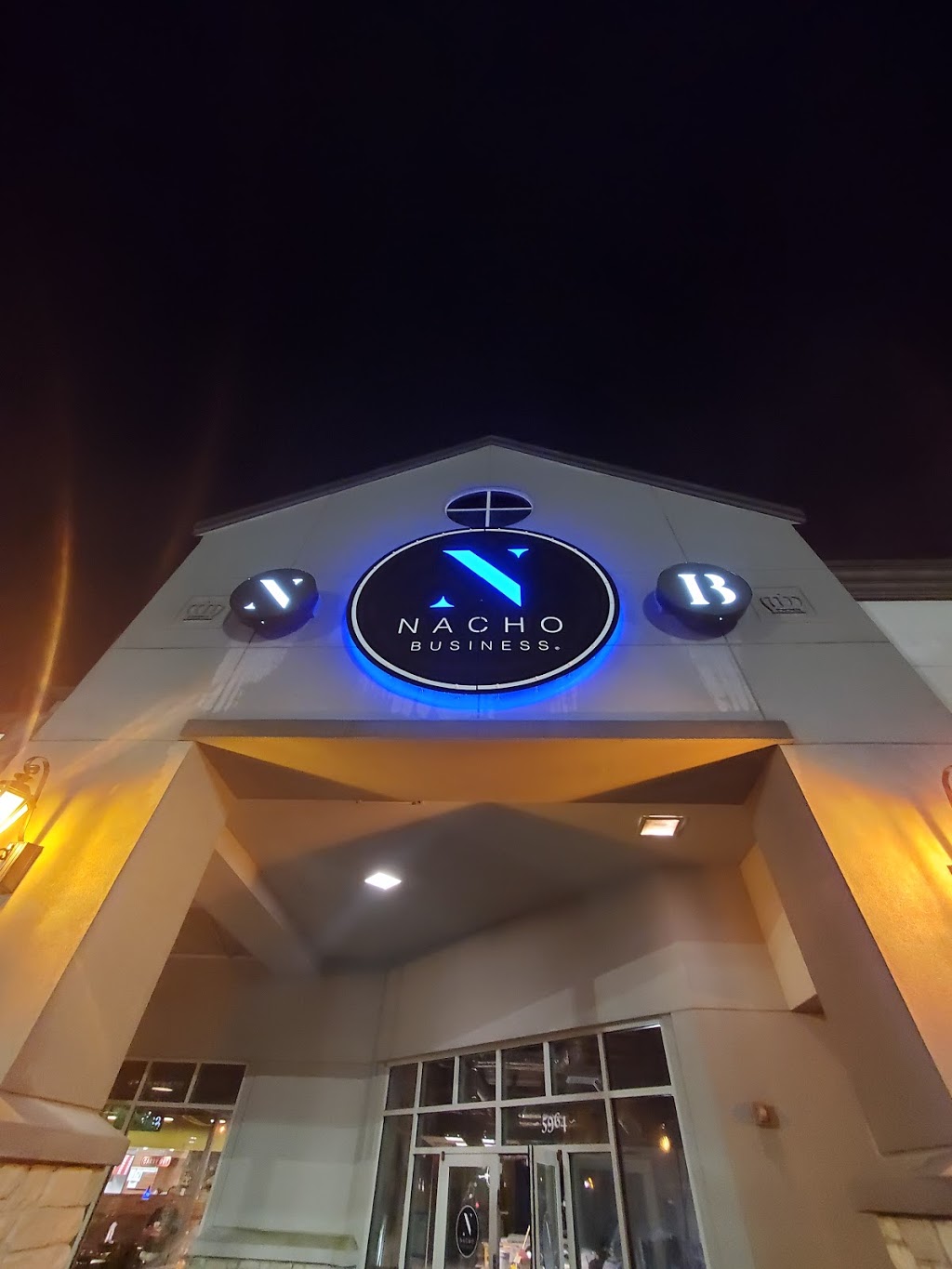Nacho Business | restaurant | 5964 S Yale Ave, Tulsa, OK 74135, USA | 9187045538 OR +1 918-704-5538