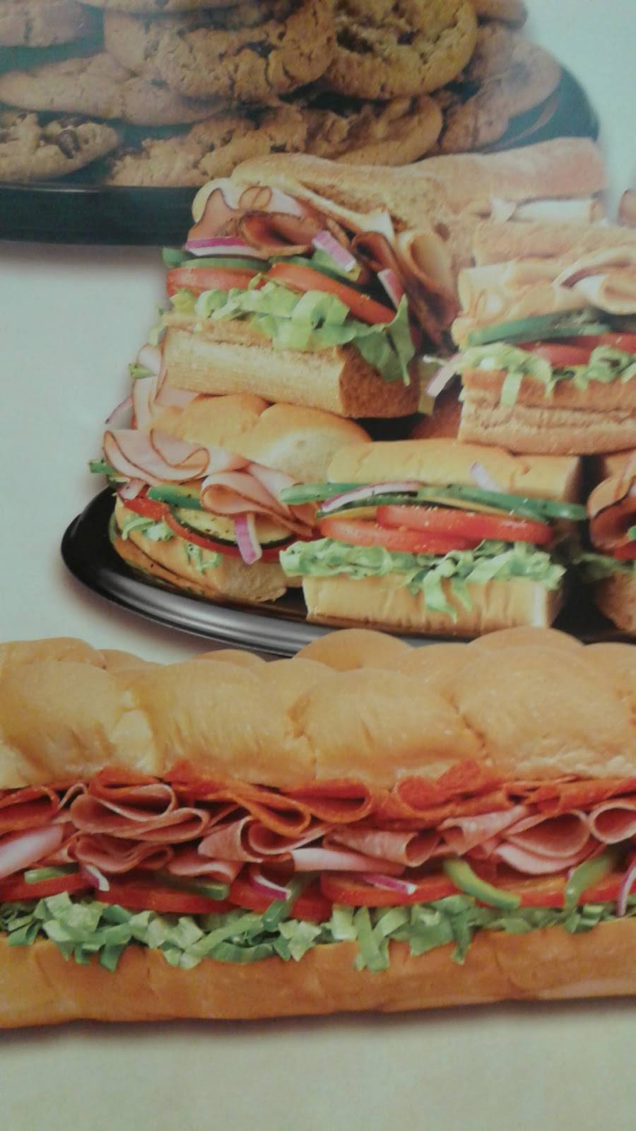 Subway | restaurant | 231 S Main St, Warren, OH 44481, USA | 3303947827 OR +1 330-394-7827