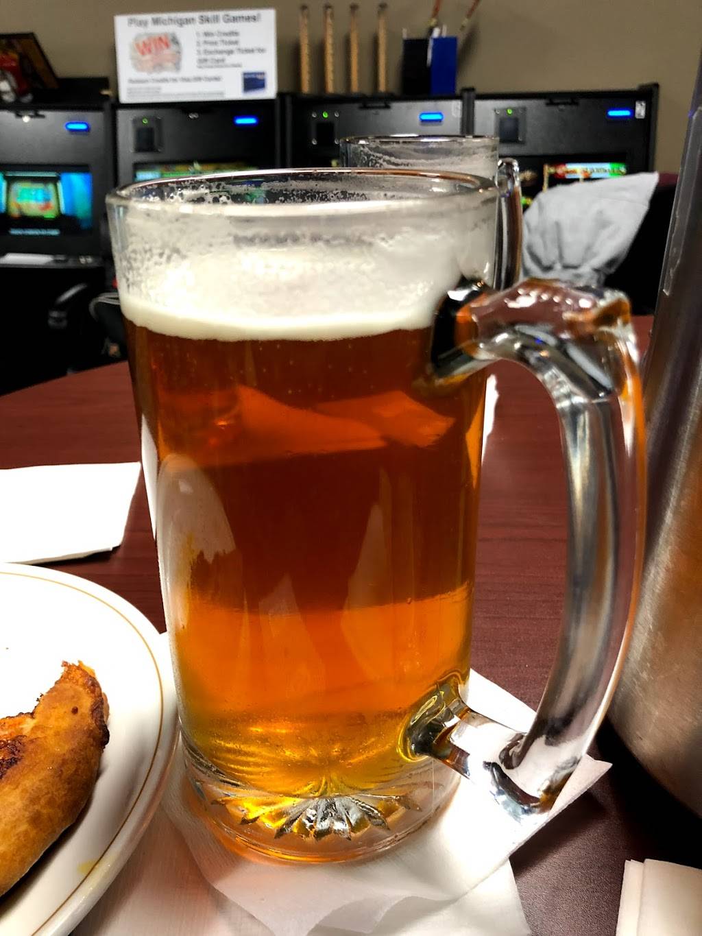 City Limits East | restaurant | 2120 E Saginaw Hwy, East Lansing, MI 48823, USA | 5173377000 OR +1 517-337-7000