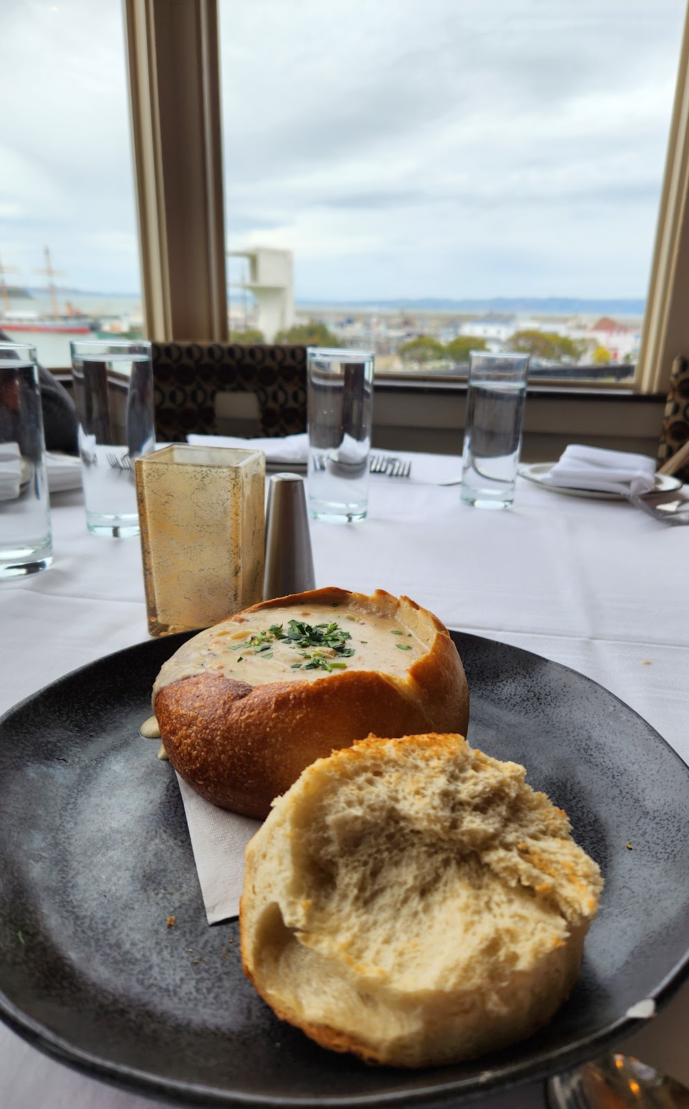 McCormick & Schmick´s | restaurant | 900 North Point St, San Francisco, CA 94109, USA | 4159291730 OR +1 415-929-1730