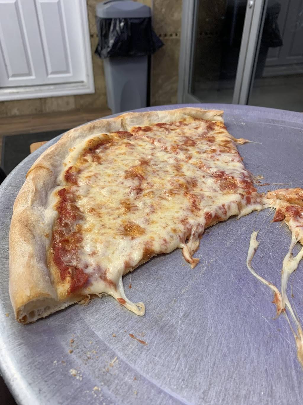 Family Pizza Restaurant | restaurant | Bronx, NY 10469, USA | 7184844970 OR +1 718-484-4970