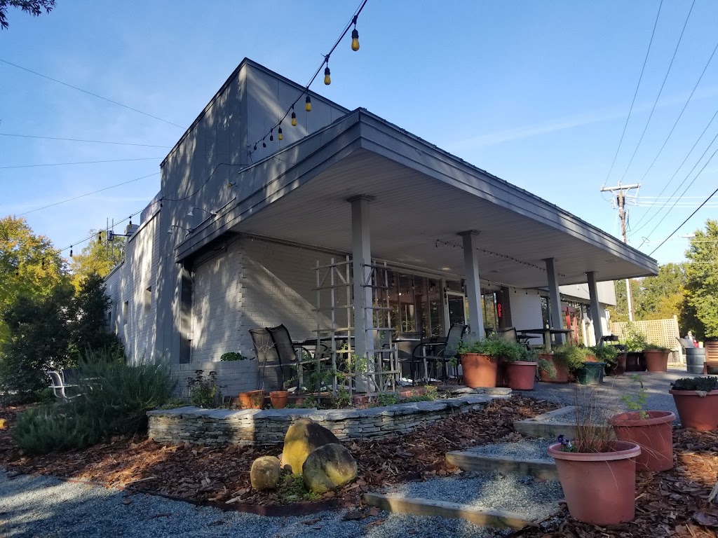 Looking Glass Cafe | cafe | 601 W Main St, Carrboro, NC 27510, USA | 9199679398 OR +1 919-967-9398