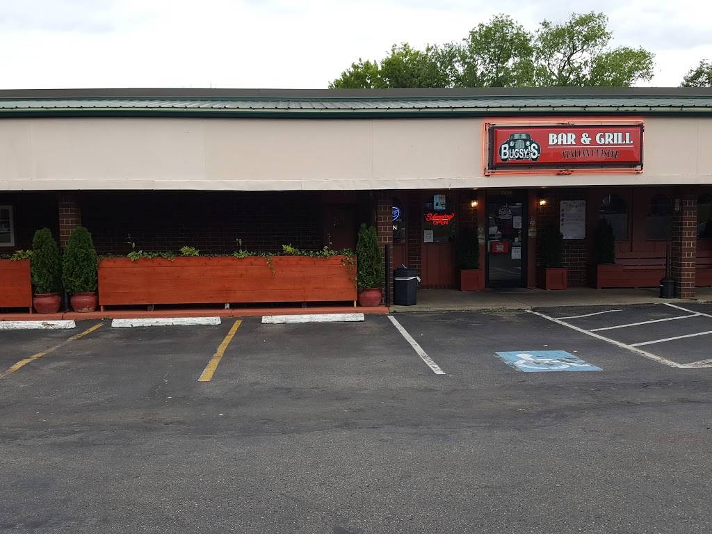 Bugsys Italian Cuisine | restaurant | 7936 Hills and Dales Rd NW, Massillon, OH 44646, USA | 3308800881 OR +1 330-880-0881