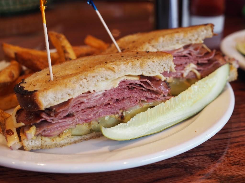 Mollys Irish Grille & Sports Pub | restaurant | 4 E 4th St, Bethlehem, PA 18015, USA | 6108681313 OR +1 610-868-1313