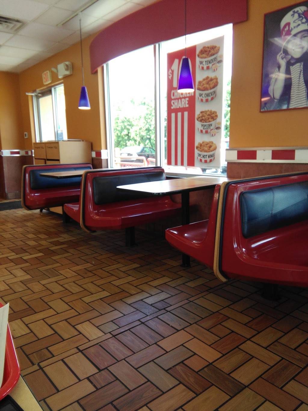 KFC | restaurant | 1533 Columbia Ave, Lancaster, PA 17603, USA | 7173935590 OR +1 717-393-5590