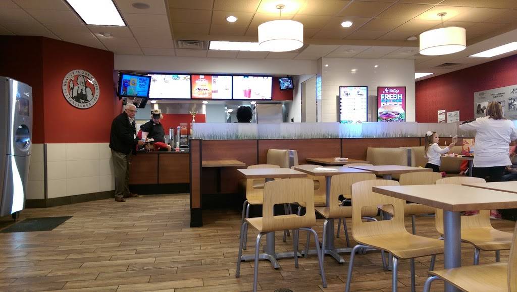 Wendys | restaurant | 4101 E 136th Ave, Thornton, CO 80602, USA | 3032527733 OR +1 303-252-7733