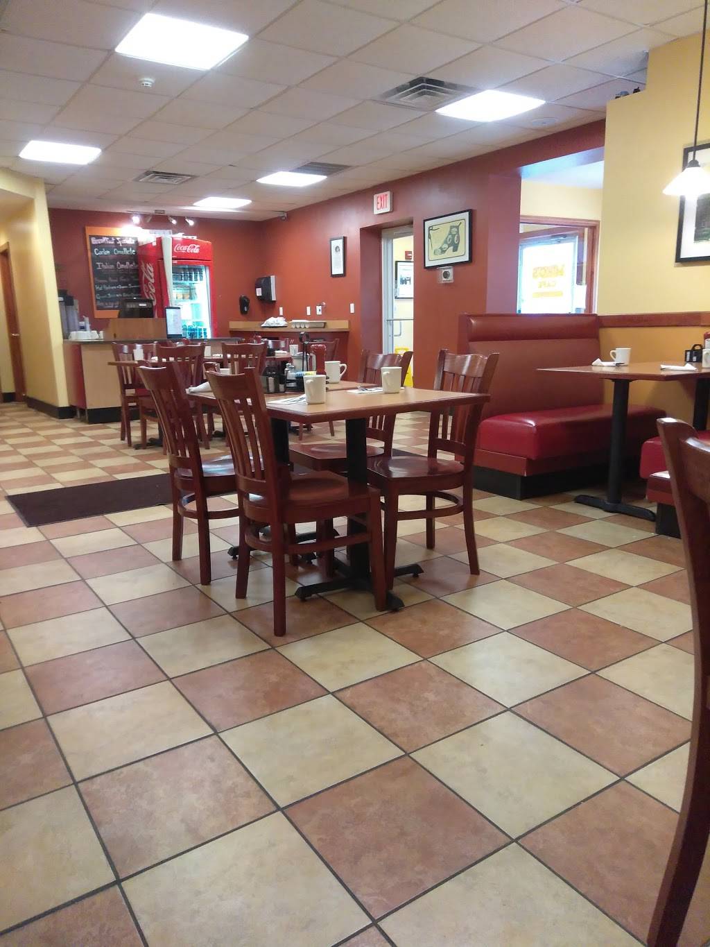 Mikos Cafe | restaurant | 912 Crescent St, Brockton, MA 02302, USA | 5082326754 OR +1 508-232-6754