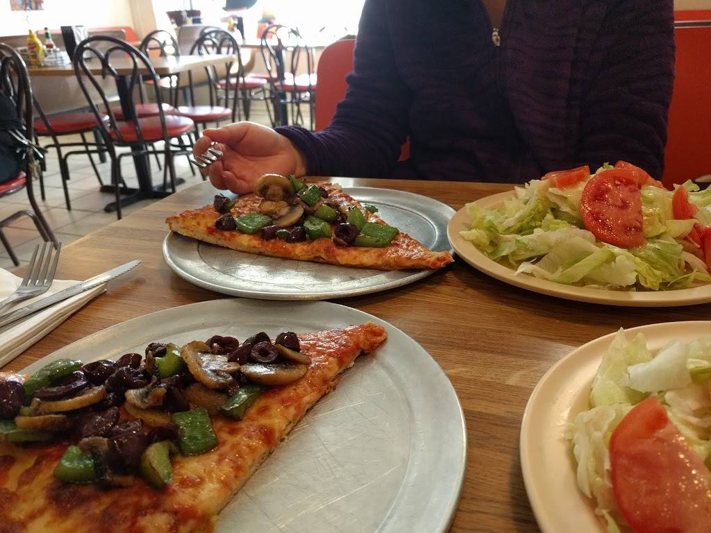 Fairlington Pizza | restaurant | 1715 Centre Plaza, Alexandria, VA 22302, USA | 7039986711 OR +1 703-998-6711