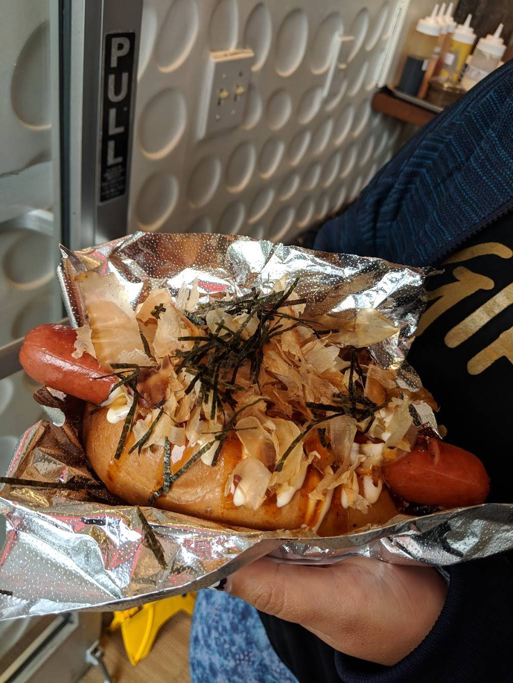 On Dog Dog | restaurant | 2142 Irving St, San Francisco, CA 94122, USA | 4159387531 OR +1 415-938-7531