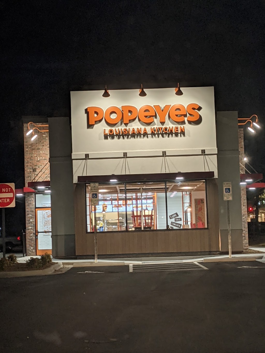 Popeyes | restaurant | 3320 Westgate Dr, Durham, NC 27707, USA | 9193851555 OR +1 919-385-1555