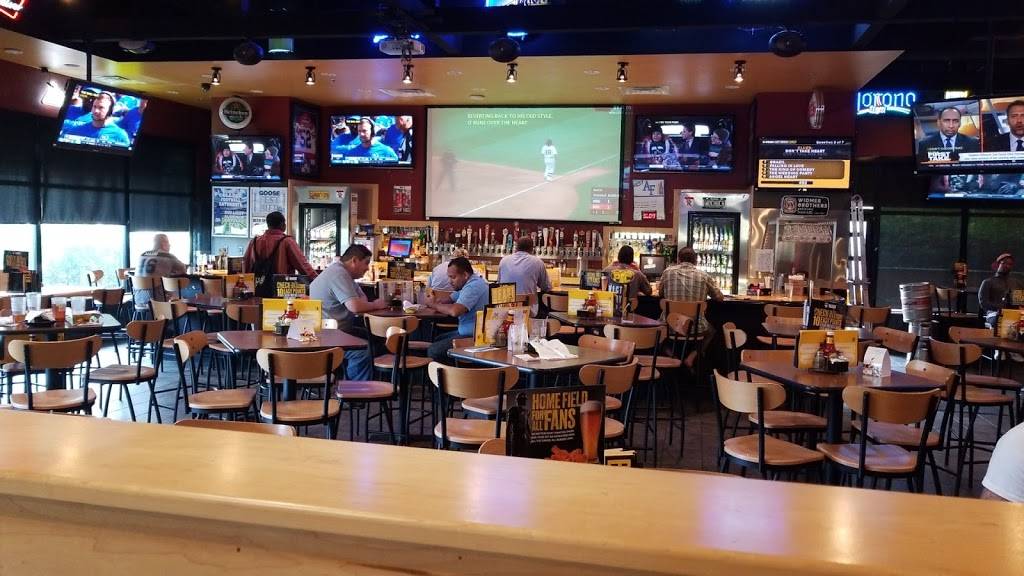 Buffalo Wild Wings | restaurant | 668 Clopper Rd, Gaithersburg, MD 20878, USA | 3013307300 OR +1 301-330-7300