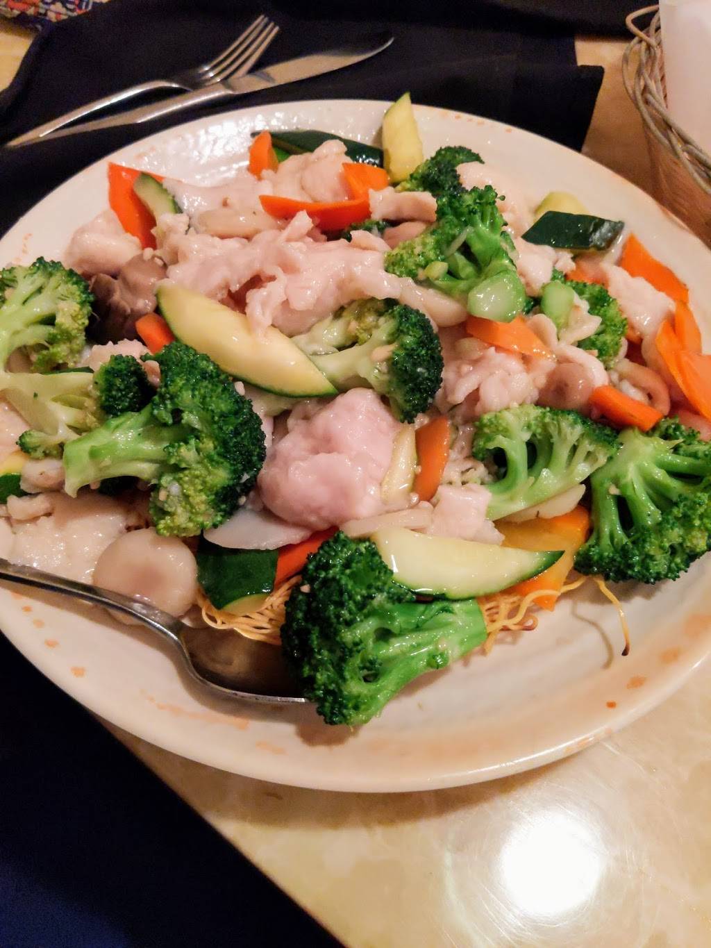 Summer Palace Restaurant | restaurant | #40, 588 S Alafaya Trail, Orlando, FL 32828, USA | 4072818222 OR +1 407-281-8222