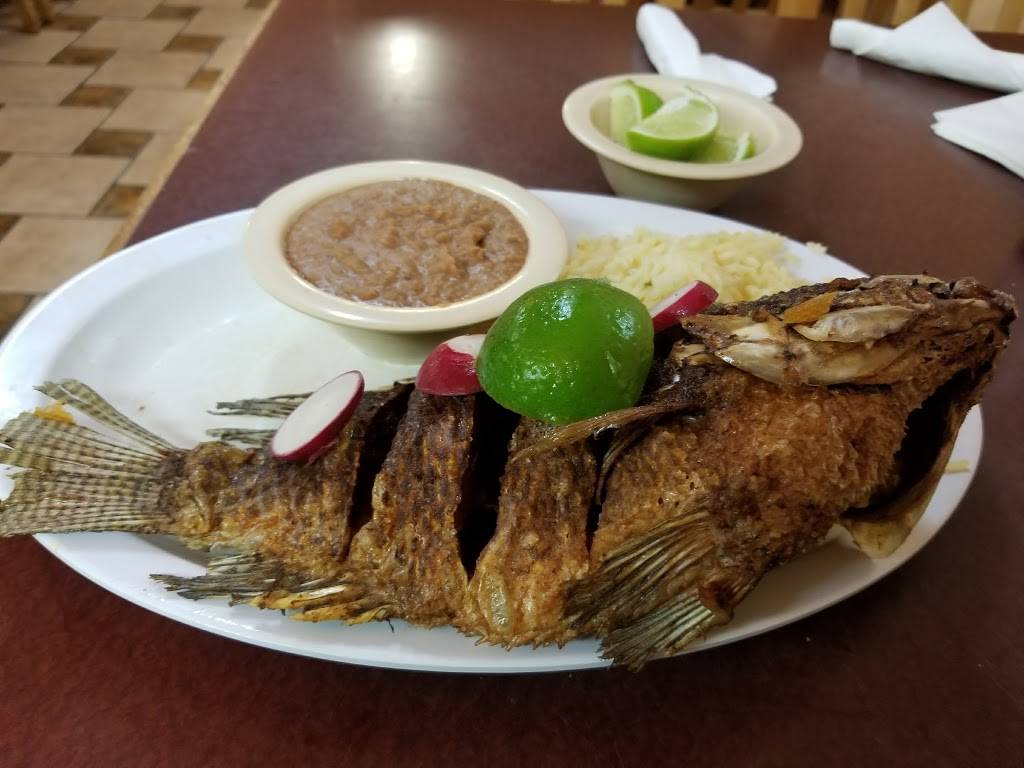 Reinas | restaurant | 5479 Mission St, San Francisco, CA 94112, USA | 4155857694 OR +1 415-585-7694